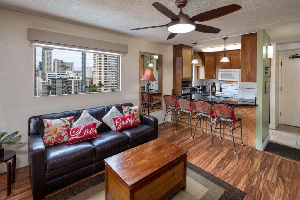 Heart Of Waikiki,1Bdrm,Free Parking, Wifi,No Resort Fees,Youtube,Netflix ! Honolulu Ngoại thất bức ảnh