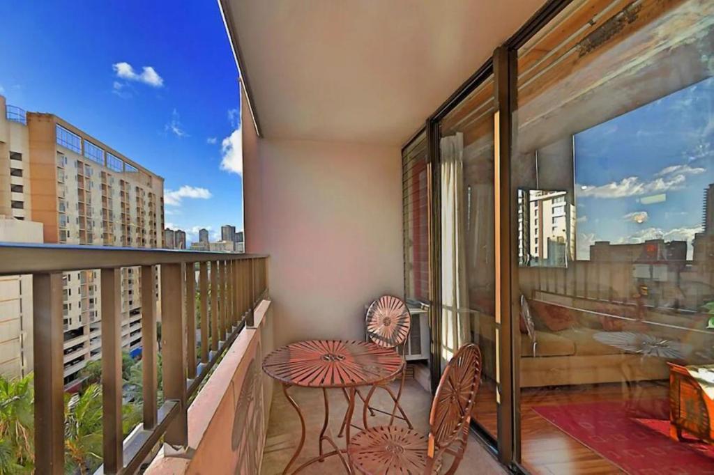 Heart Of Waikiki,1Bdrm,Free Parking, Wifi,No Resort Fees,Youtube,Netflix ! Honolulu Ngoại thất bức ảnh