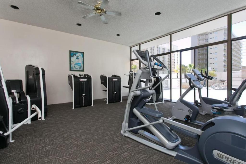 Heart Of Waikiki,1Bdrm,Free Parking, Wifi,No Resort Fees,Youtube,Netflix ! Honolulu Ngoại thất bức ảnh